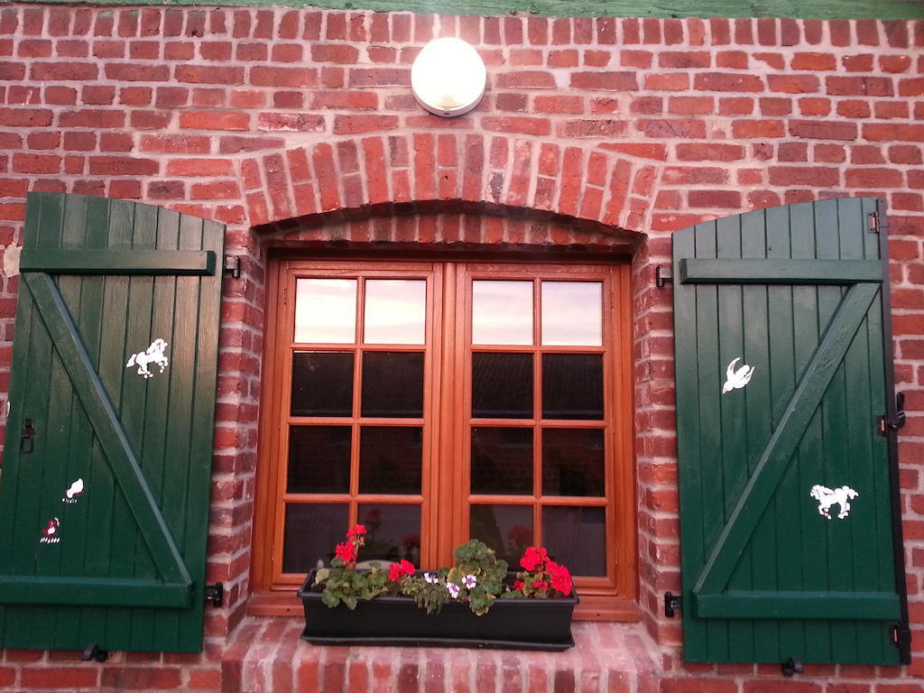 Gite De La Ferme Des Crins Blancs Villa Hazebrouck Værelse billede